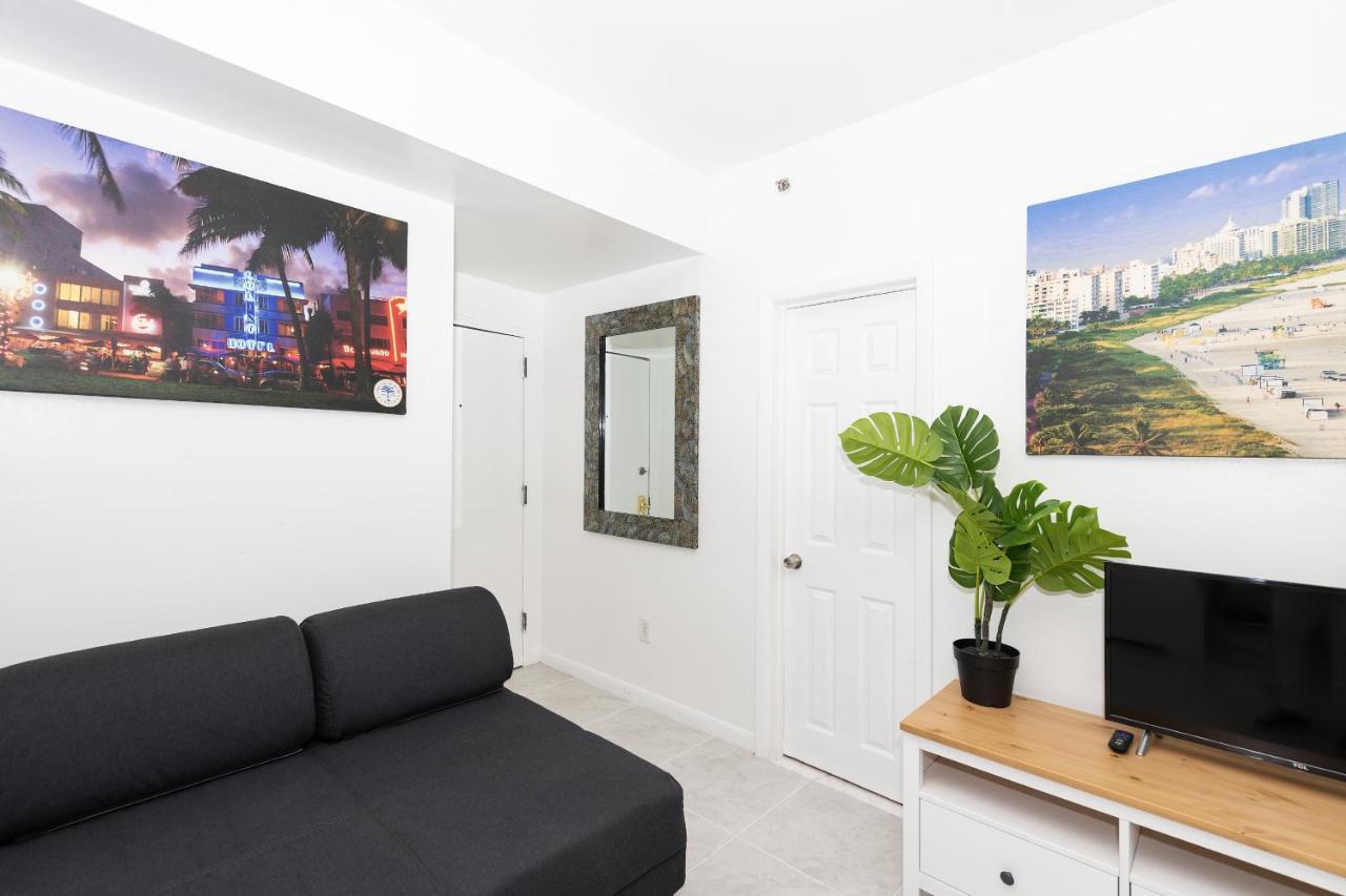 Apartments On Ocean Drive ไมอามีบีช ภายนอก รูปภาพ