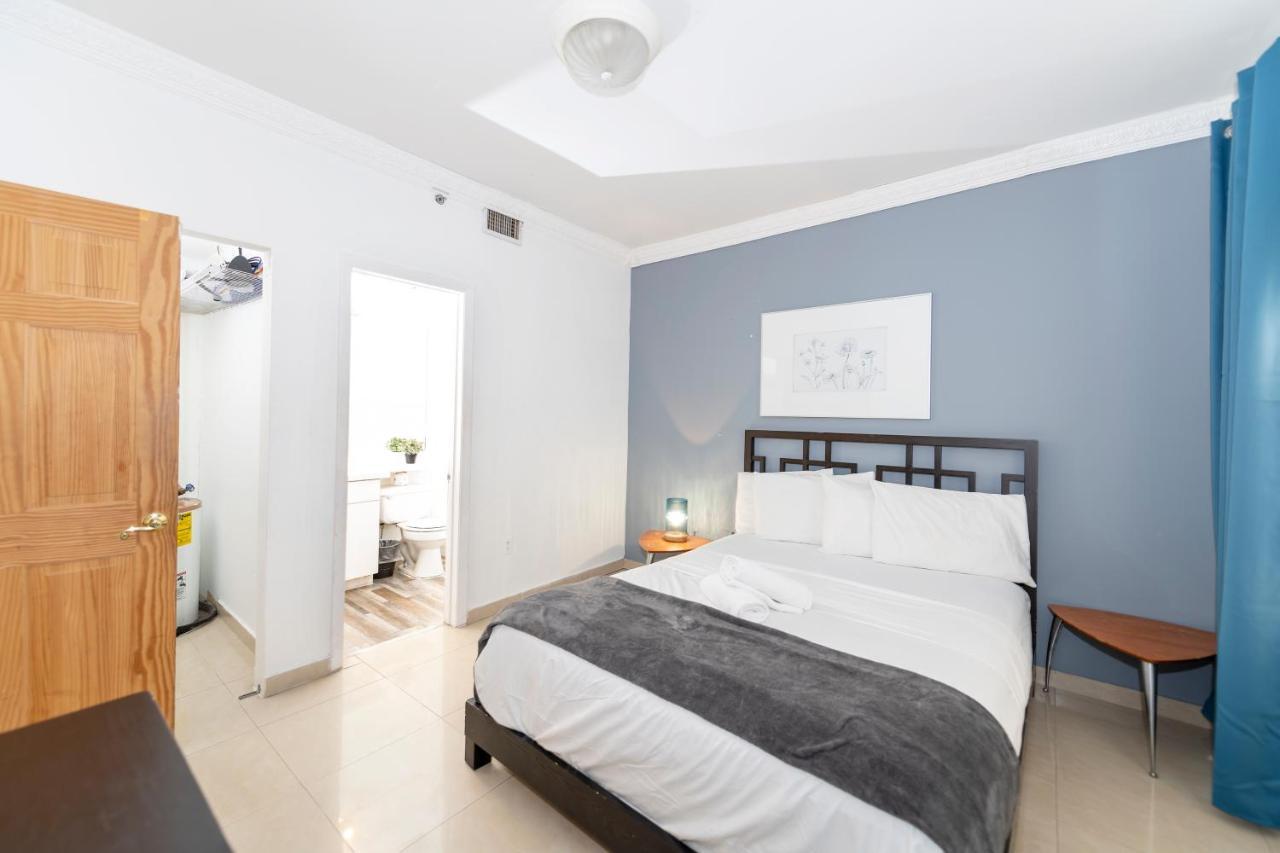 Apartments On Ocean Drive ไมอามีบีช ภายนอก รูปภาพ